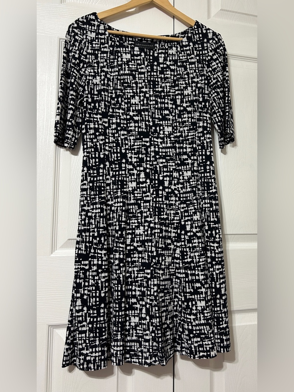 Connected Apparel Dress Black & White Stretch Knit Fit N Flare Women’s  Size 10